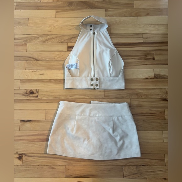 Matching Leather Set - Picture 3 of 3